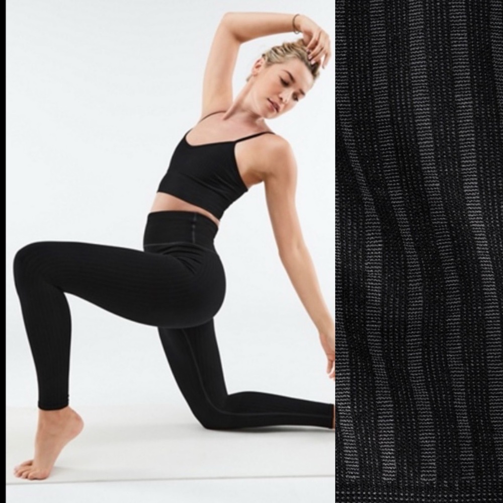 Fabletics High-Waisted Seamless Ribbed Legging Black